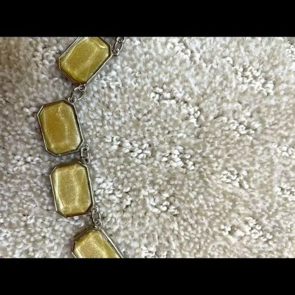 Gold stone glitter statement necklace - Picture 2 of 4